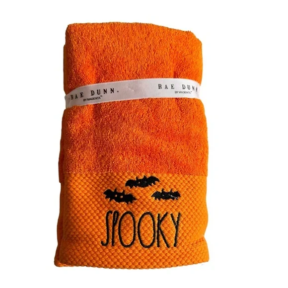 ‼️SOLD‼️ NWT Rae Dunn “Spooky” orange hand towels - Picture 2 of 8